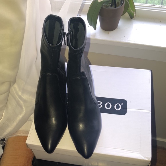 Fashion nova pleather pointed toe black ankle booties - Picture 2 of 7